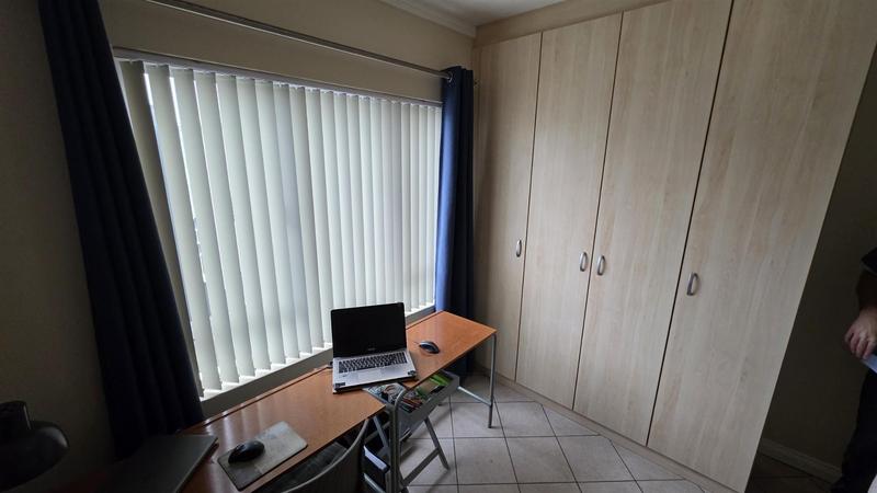 2 Bedroom Property for Sale in Reebok Western Cape